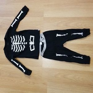 Baby Gap black and white skeleton print matching set 12-18M